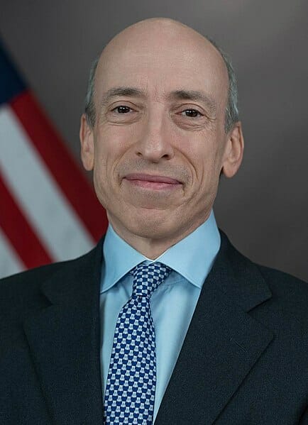 Gary Gensler affirme que les équipes de la SEC travaillent dur sur les demandes d'ETF spot bitcoin